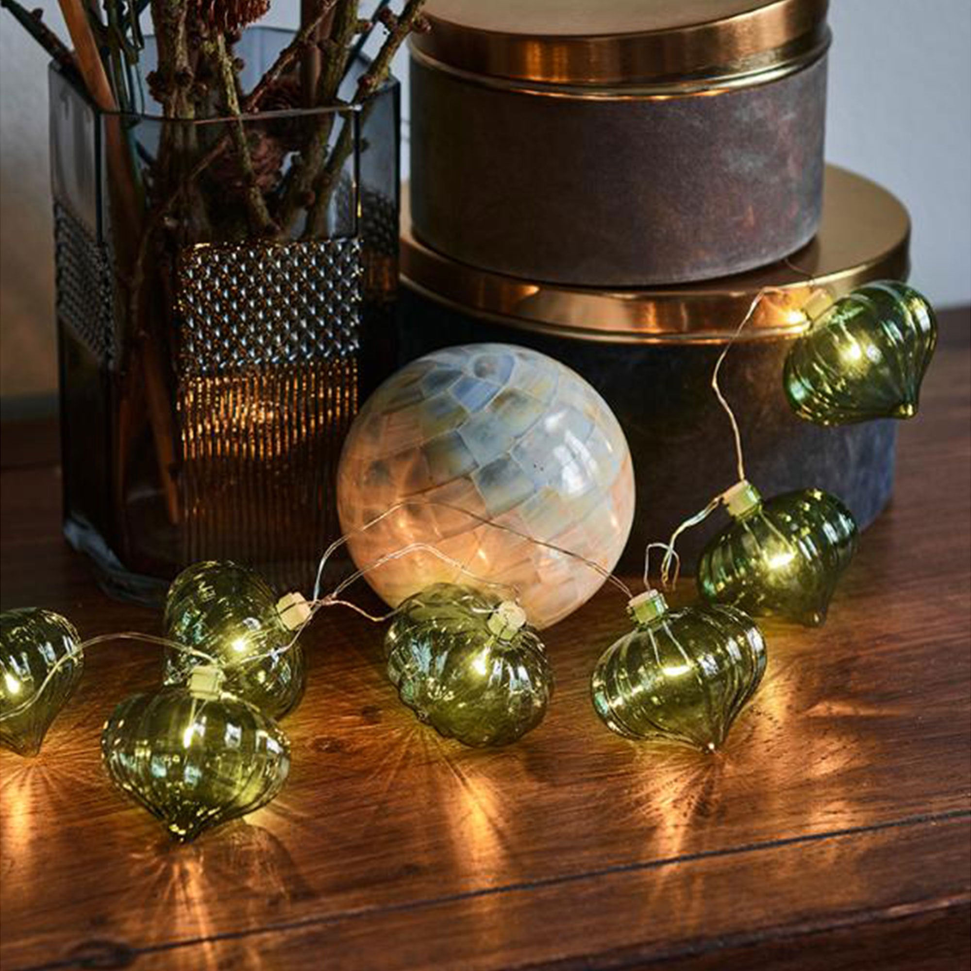 Enchanting 8 LED Green Light Garland