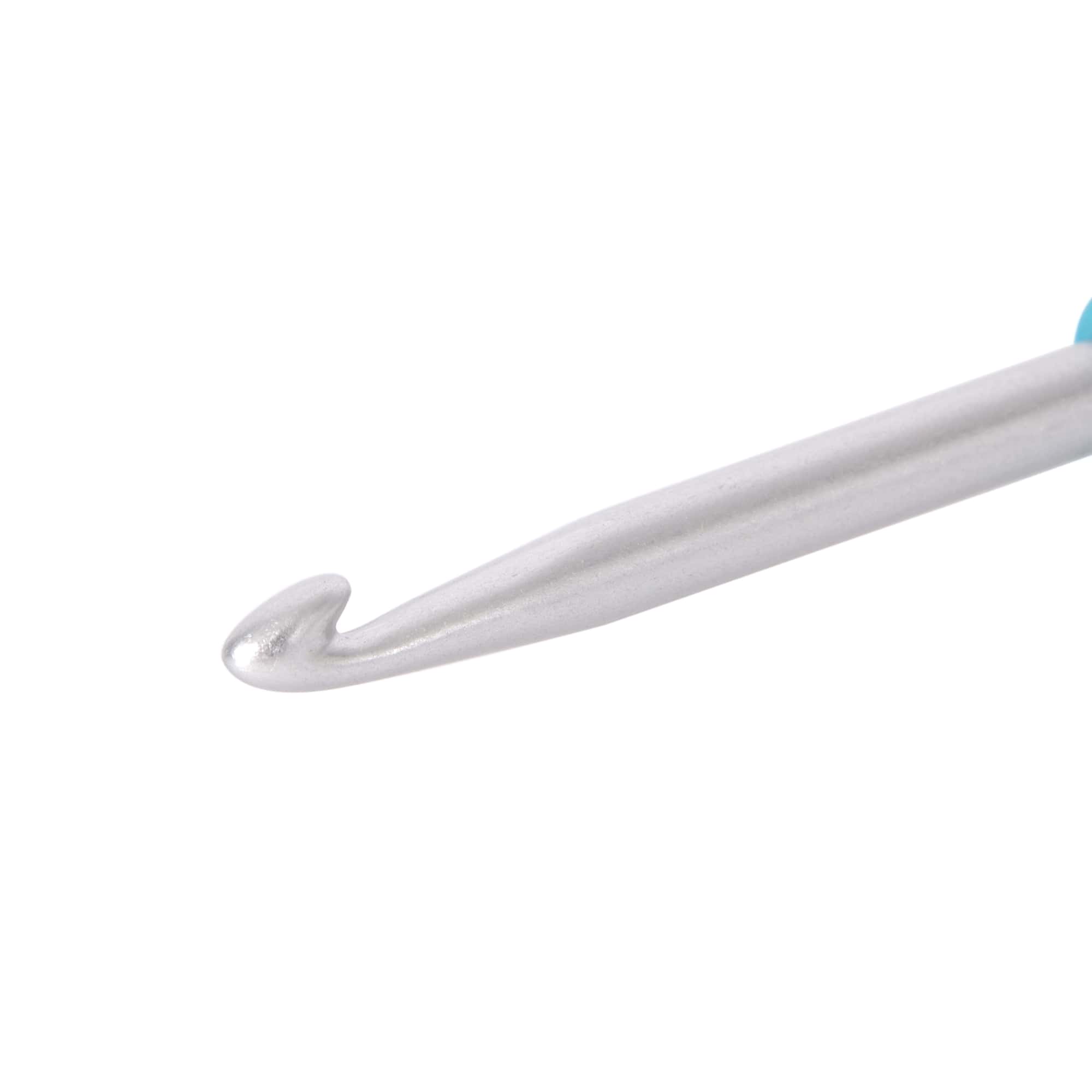 Clover Amour 4.5 mm Crochet Hook - A Crocheter's Dream!