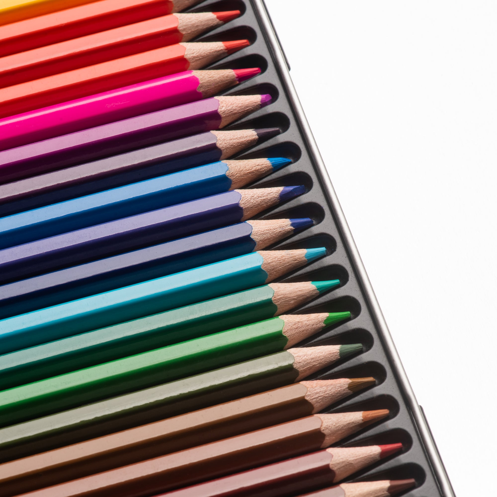 Artisto 24-Pack Professional Coloured Pencils - A Must-Have for Colouring Lovers