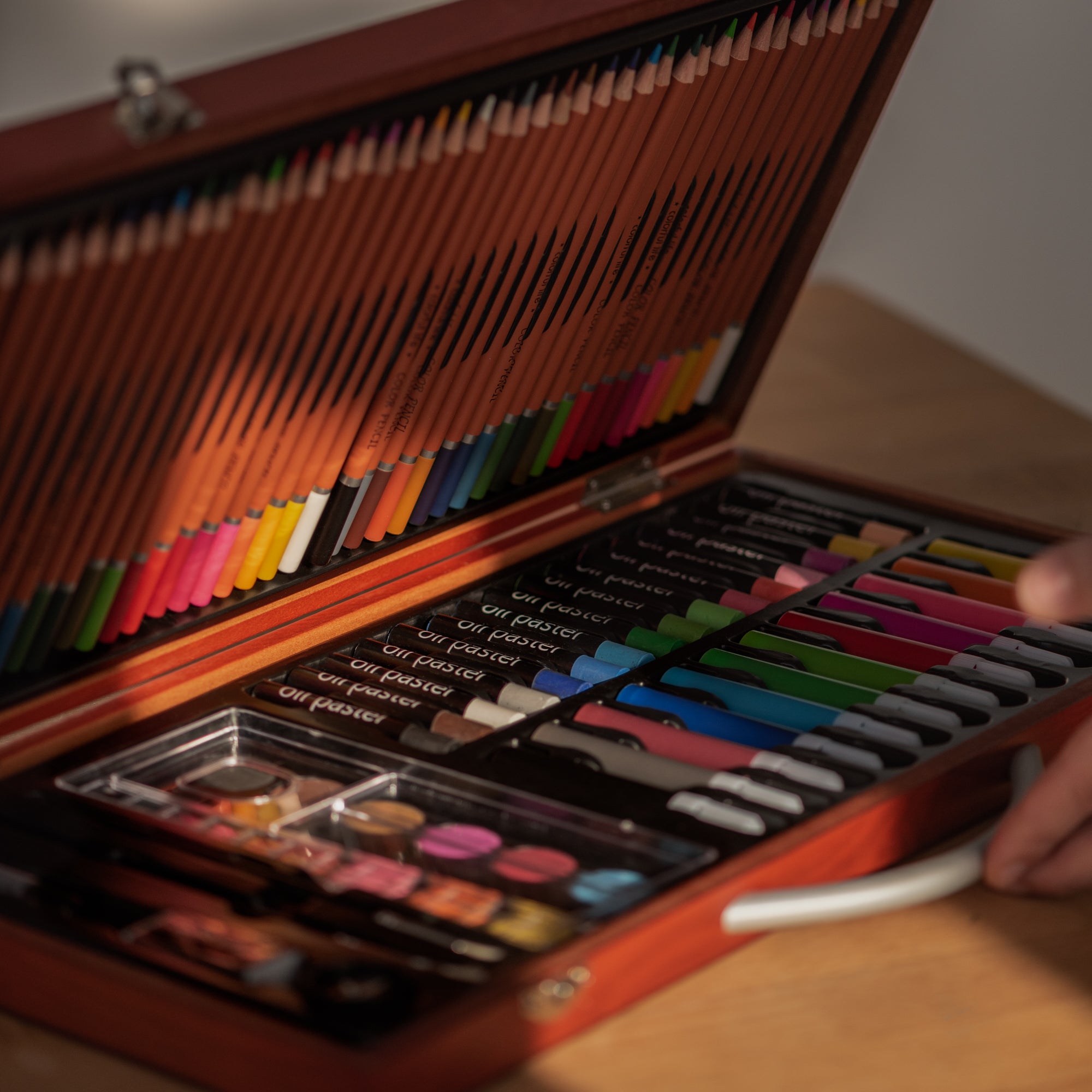 87-Piece Wooden Art Case for Young Artists