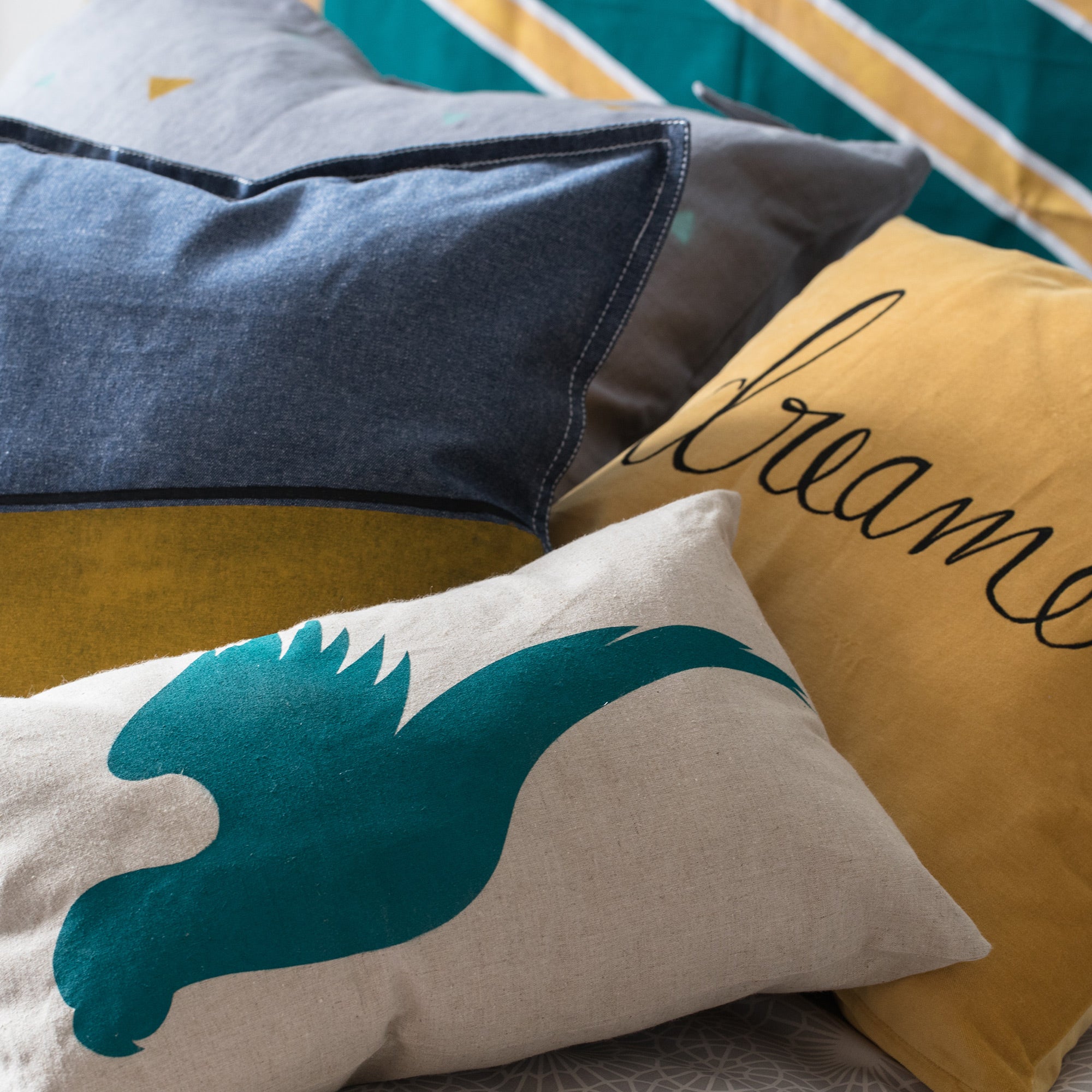 Eye-Catching 7A Fabric Spray Paint in Stunning Fluo Yellow