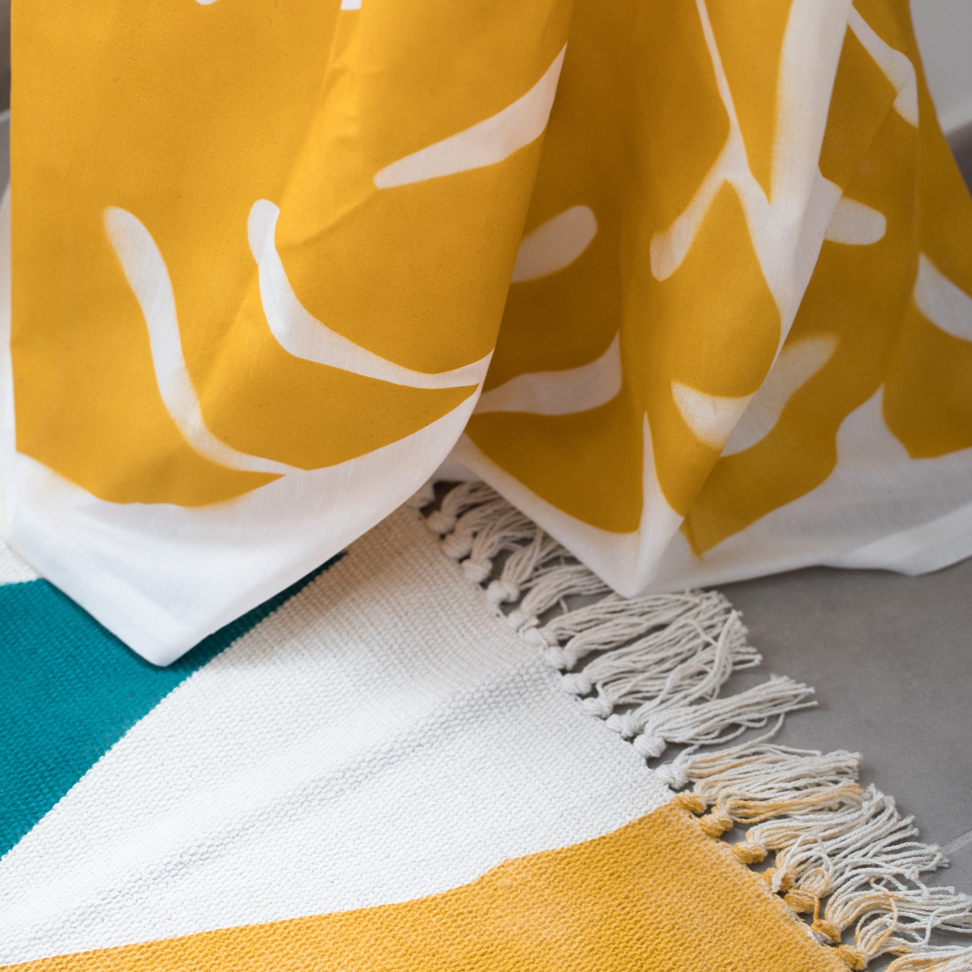 Eye-Catching 7A Fabric Spray Paint in Stunning Fluo Yellow