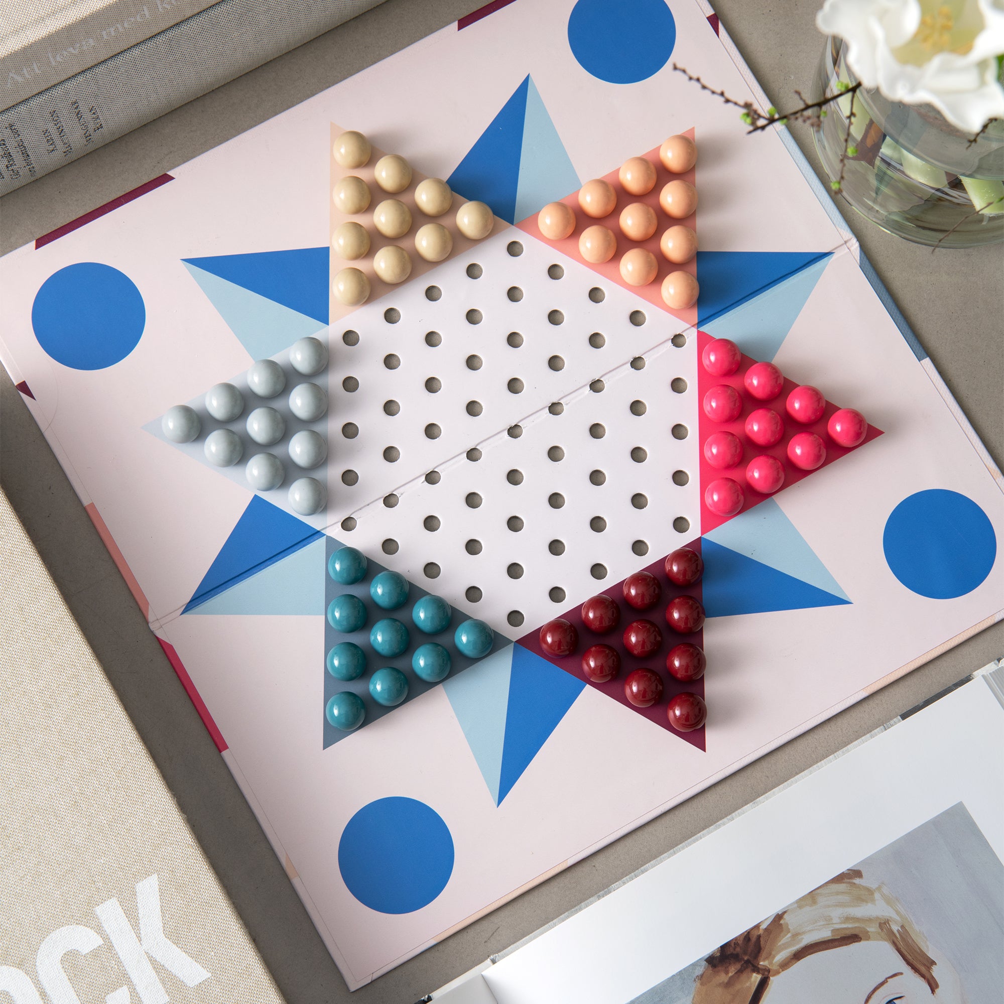 Stunning Chinese Checkers Game with a Modern Twist
